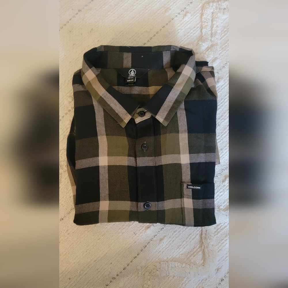 Volcon.  Shirt. Size 2XL